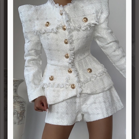 🎉 Turn heads at any event with this stunning white tweed set! - Picture 3 of 16